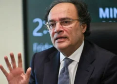 FinMin solicits global investors